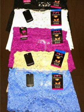 Maidenform  Lace Cheekies Hipster Bundle